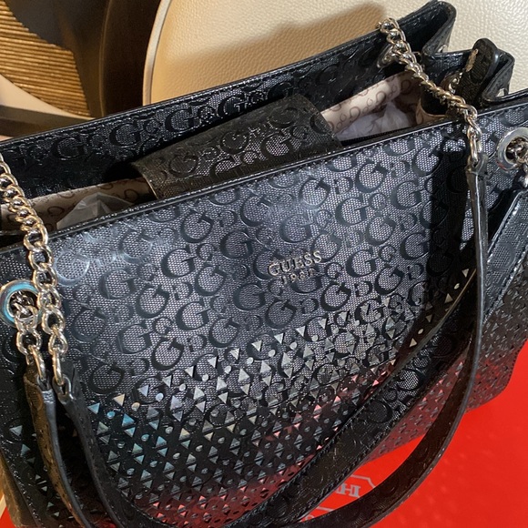 Guess bag brand new. - Picture 4 of 8
